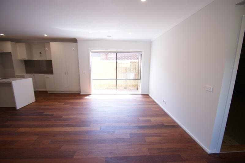 28 St. Gwinear Lane, Cranbourne North VIC 3977, Cranbourne North - Thumbnail 3