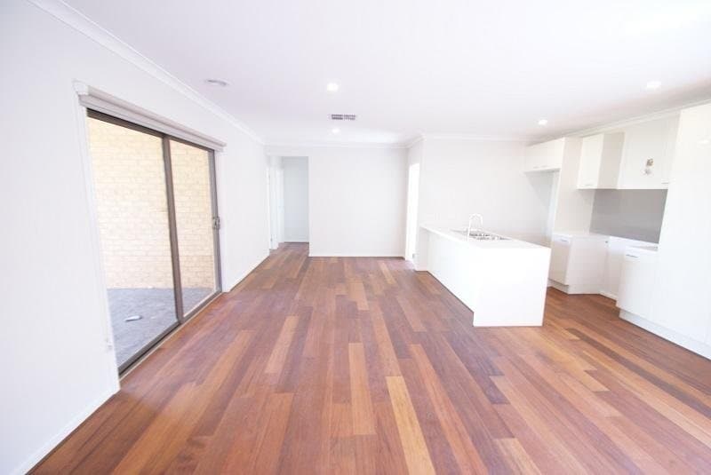 28 St. Gwinear Lane, Cranbourne North VIC 3977, Cranbourne North - Thumbnail 4