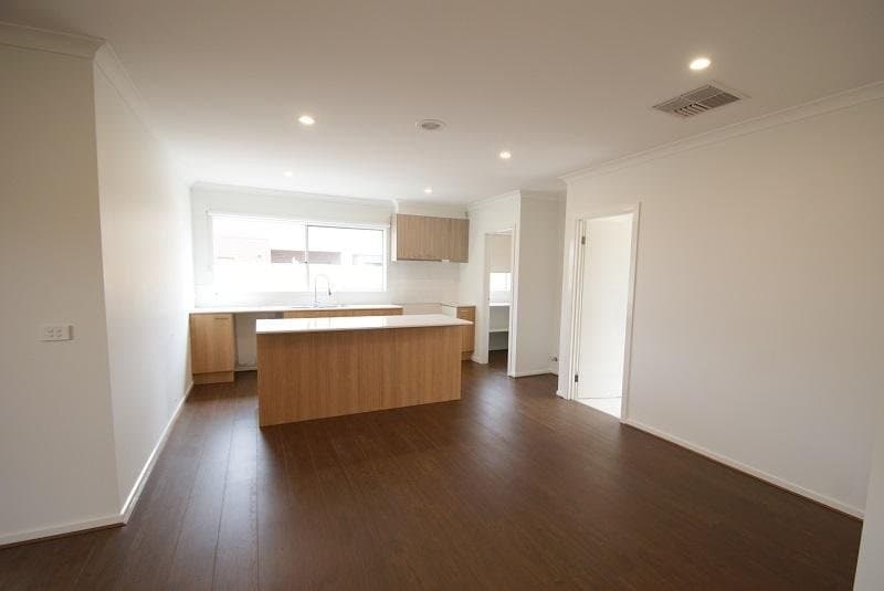 15 Postema Drive, Point Cook VIC 3030, Point Cook - Thumbnail 3
