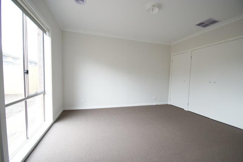200 Alisma Boulevard, Cranbourne North VIC 3977, Cranbourne North - Thumbnail 4