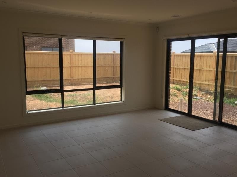 35 Starboard Way, Werribee South VIC 3030, Werribee South - Thumbnail 2