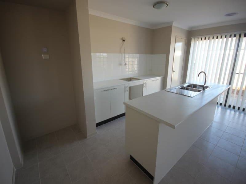 32 Corkwood Crescent, Wallan VIC 3756, Wallan - Thumbnail 3