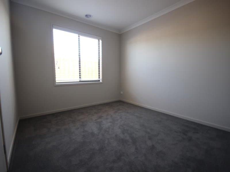 32 Corkwood Crescent, Wallan VIC 3756, Wallan - Thumbnail 5