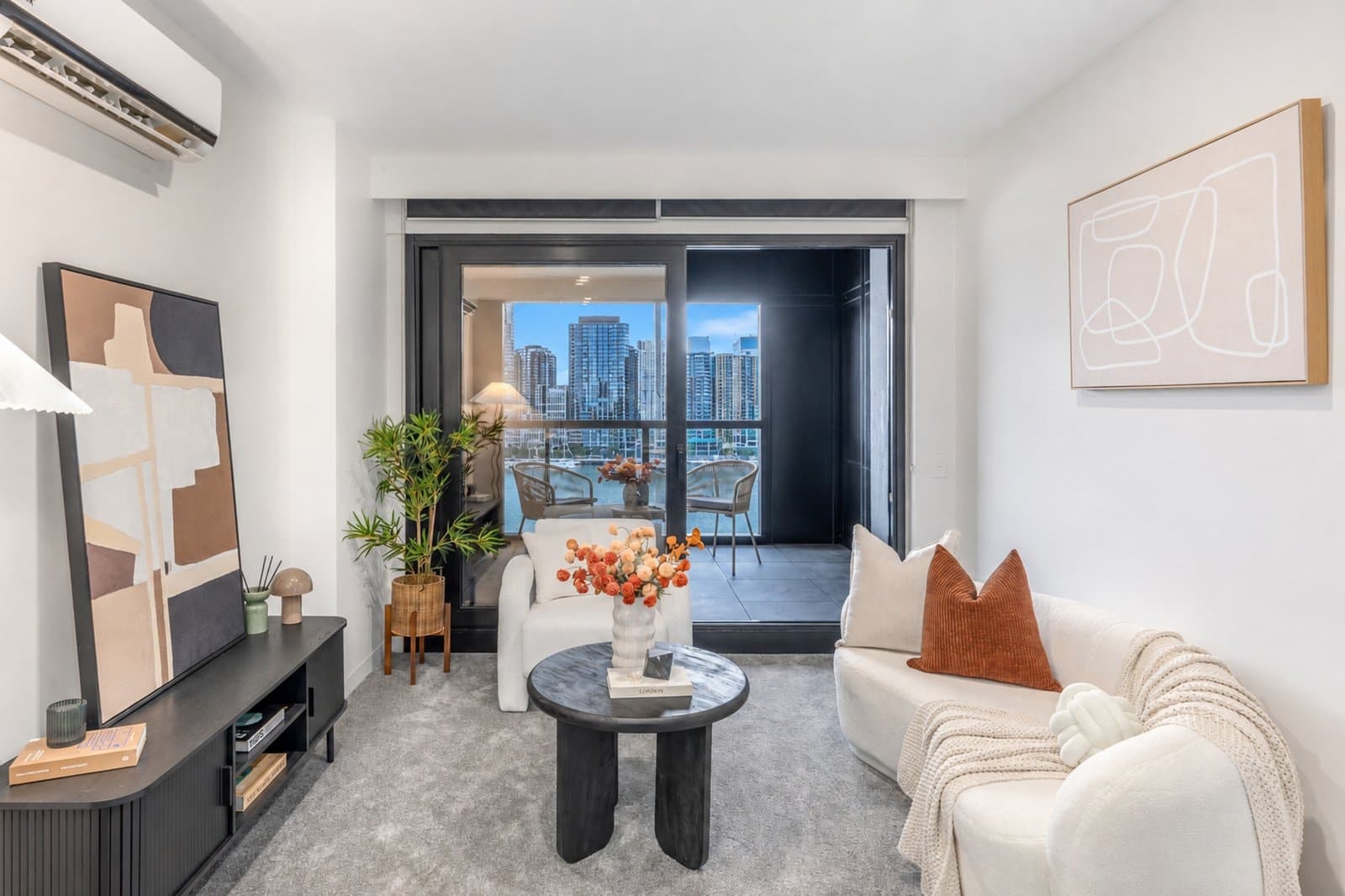 1215/8 Pearl River Road, Docklands, Docklands - Thumbnail 3