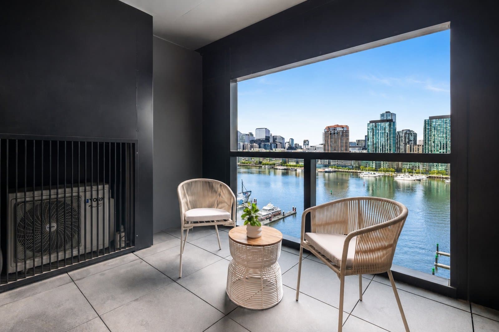 1215/8 Pearl River Road, Docklands, Docklands - Thumbnail 5