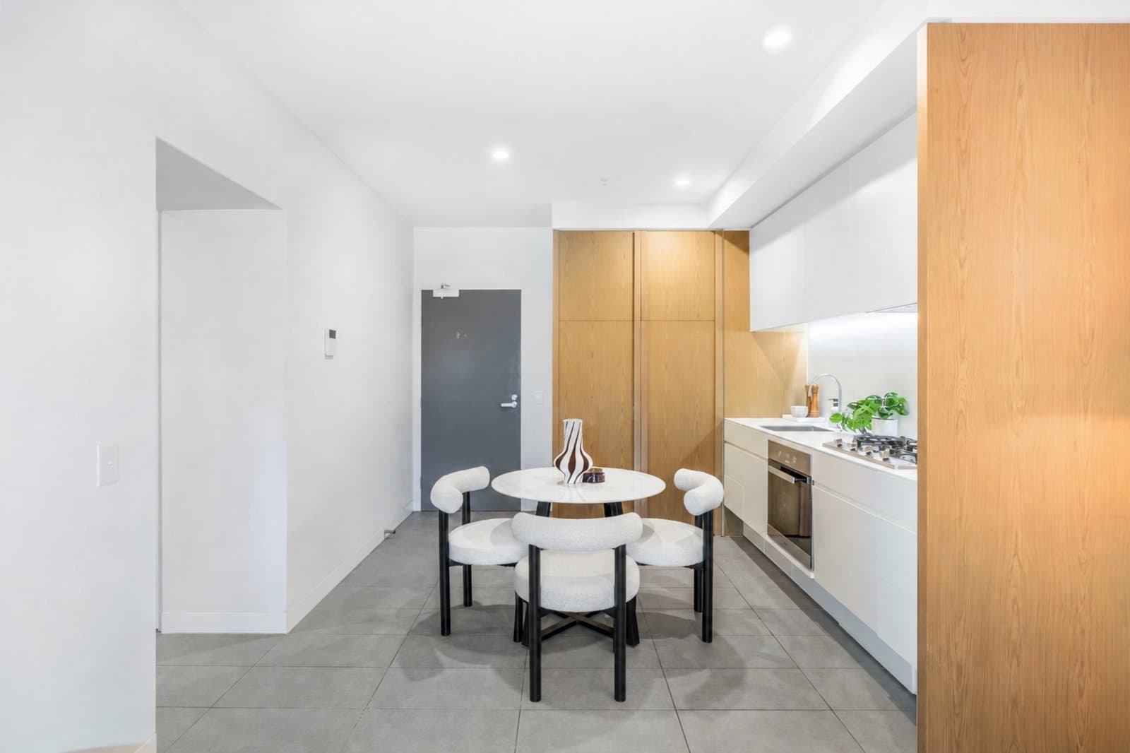 1215/8 Pearl River Road, Docklands, Docklands - Thumbnail 6