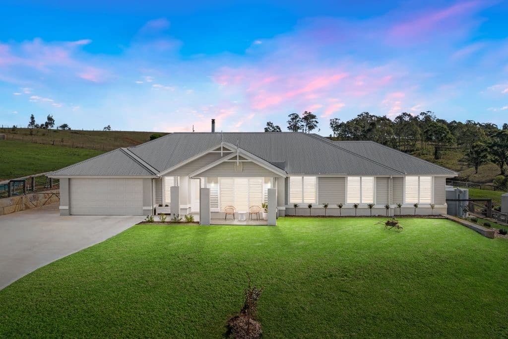 7 Robinia Drive, Branxton - Image 1
