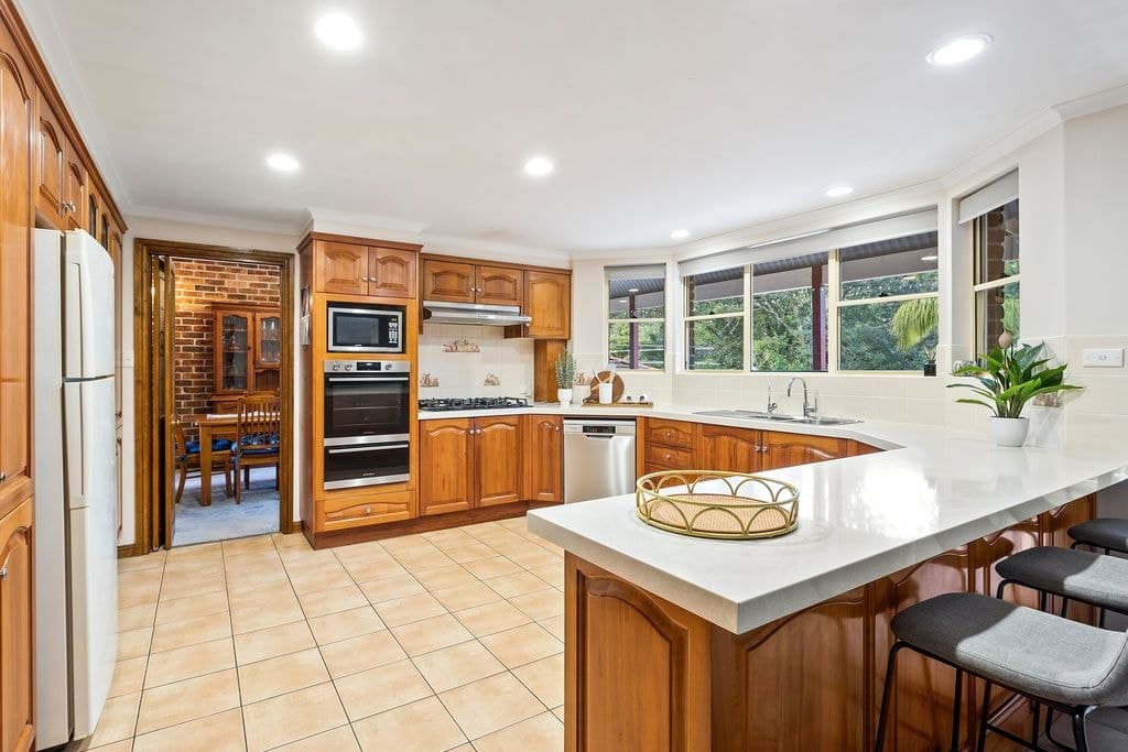207-209 Derribong Drive, Cordeaux Heights - Thumbnail 2