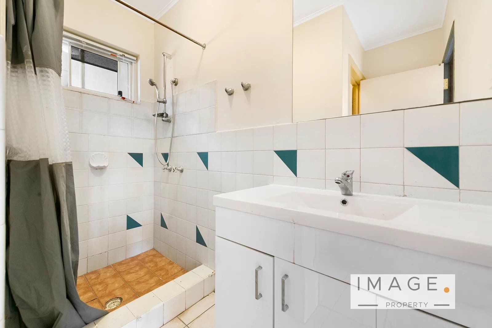 4/230 Cavendish Rd, Coorparoo, QLD, 4151, Coorparoo - Thumbnail 8