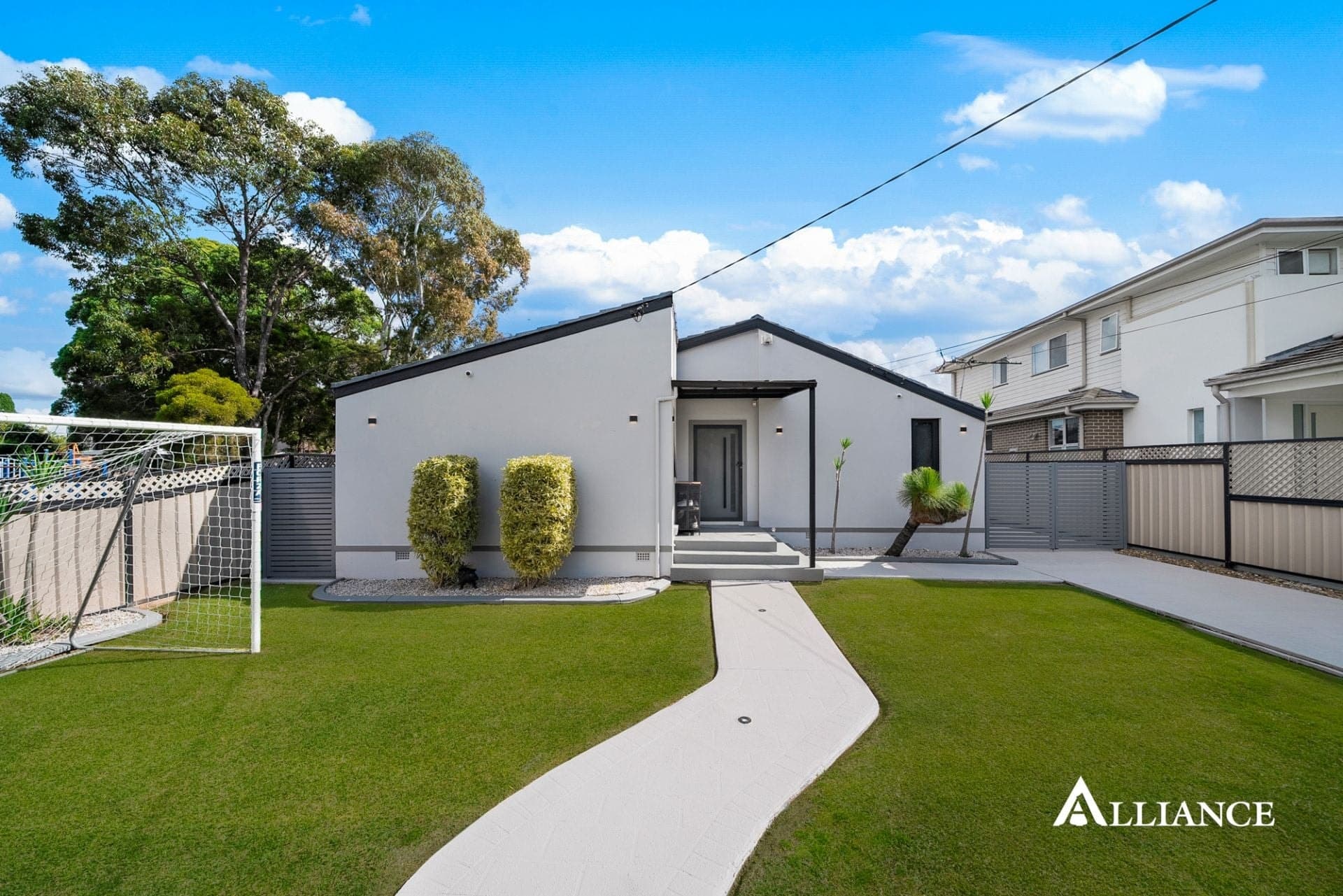 26 Garnsey Avenue, Panania NSW, Panania - Thumbnail 2