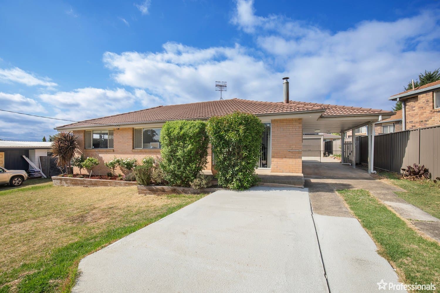 6 Johnson Avenue Armidale 2350, Armidale - Image 1