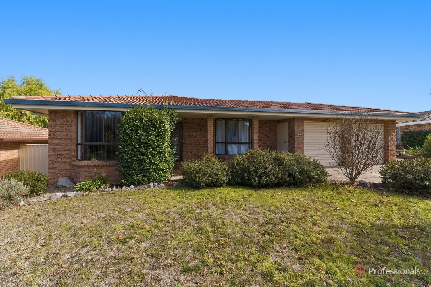 11 Northey Drive Armidale 2350, Armidale - Image 1