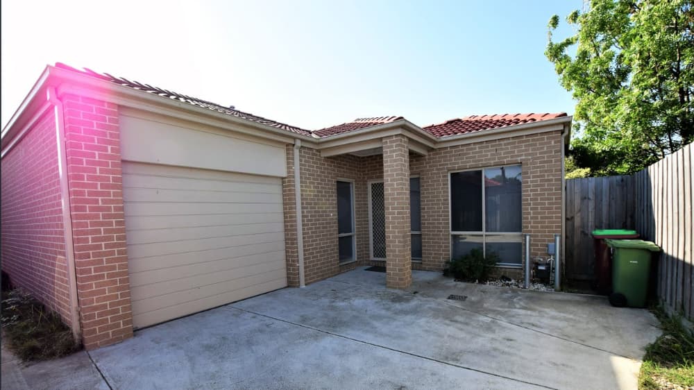 70A Green Valley Cres, Hampton Park - Image 1