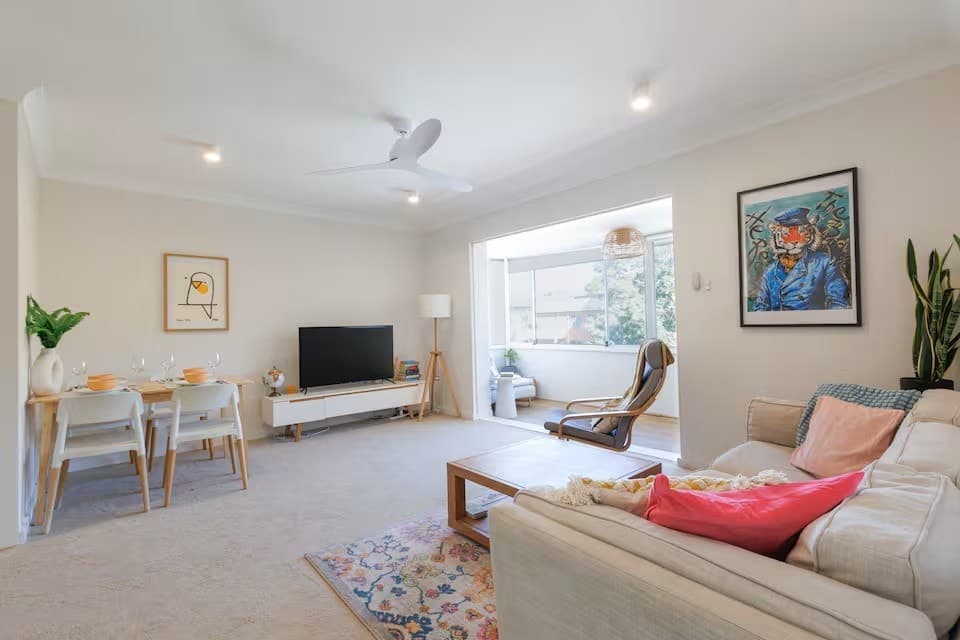 8/113 Oaks Avenue, Dee Why - Image 1