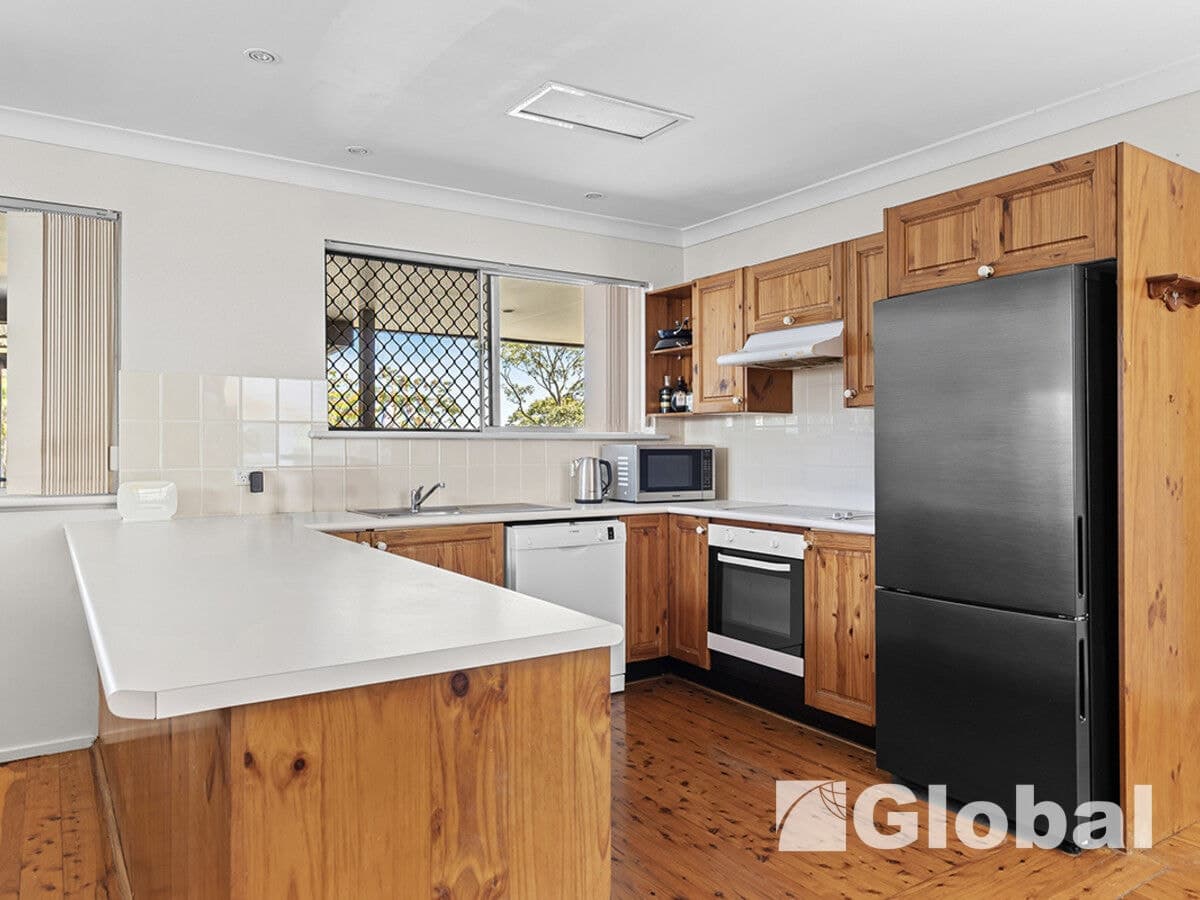 4 Crestwood Place, Warners Bay, Warners Bay - Thumbnail 2