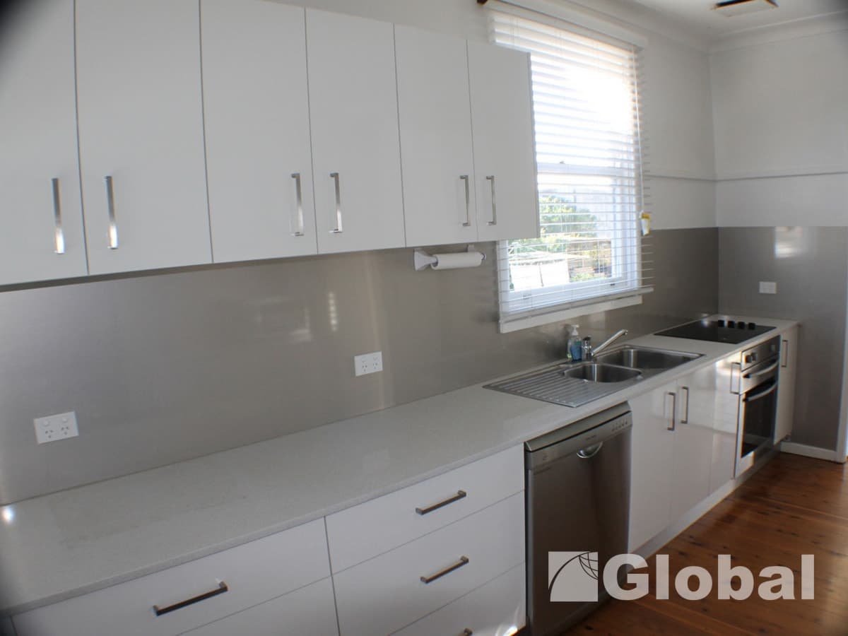 11 Floraville Road, BELMONT NORTH, Belmont North - Thumbnail 2