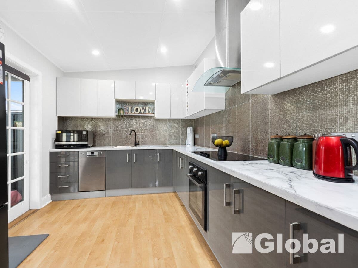 233 Sandgate Road, Shortland, Shortland - Thumbnail 2