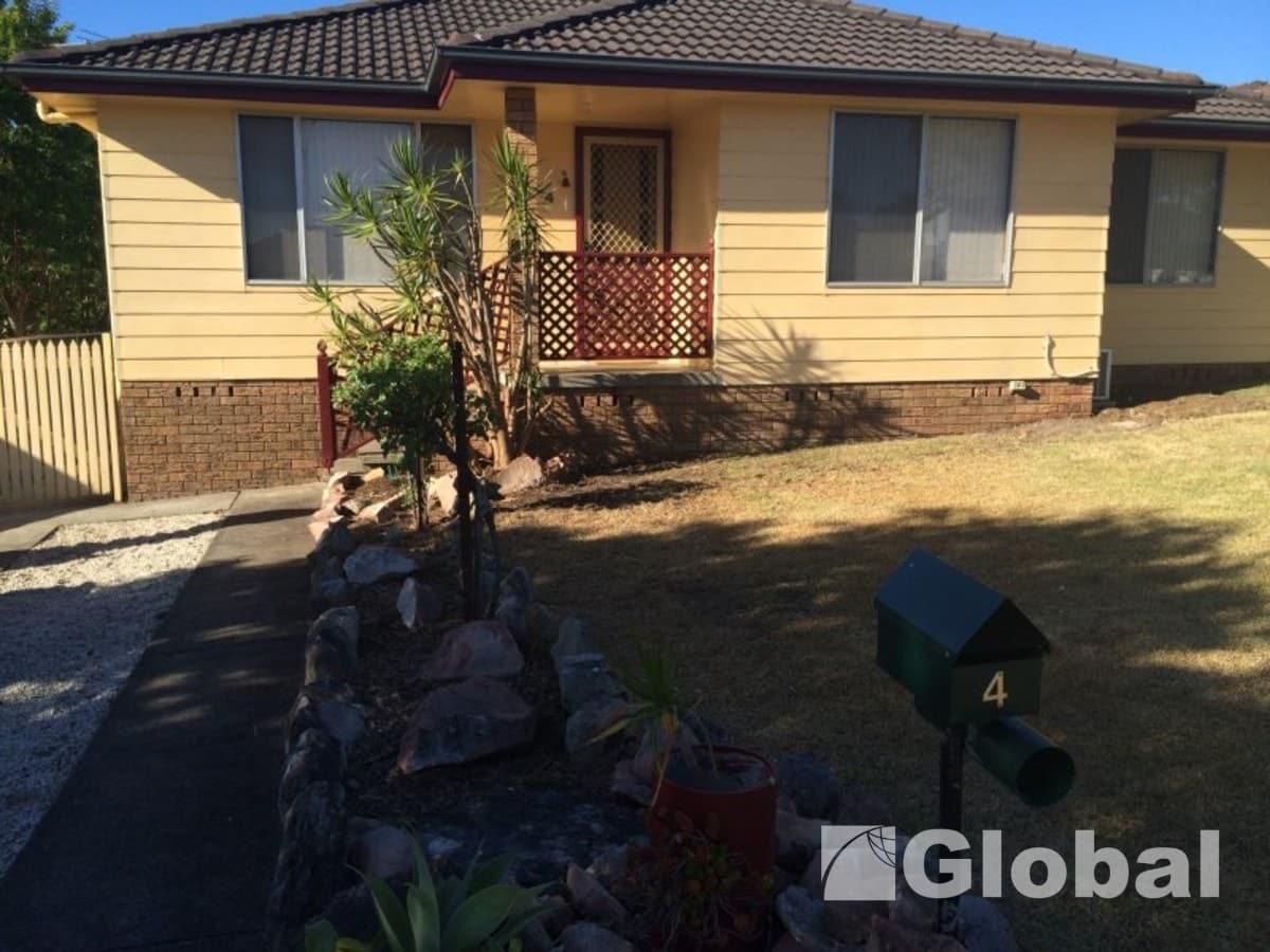 4 Tanunda Close, Holmesville, Holmesville - Image 1