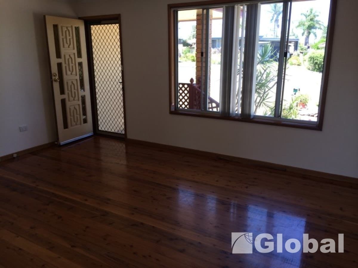 4 Tanunda Close, Holmesville, Holmesville - Thumbnail 3