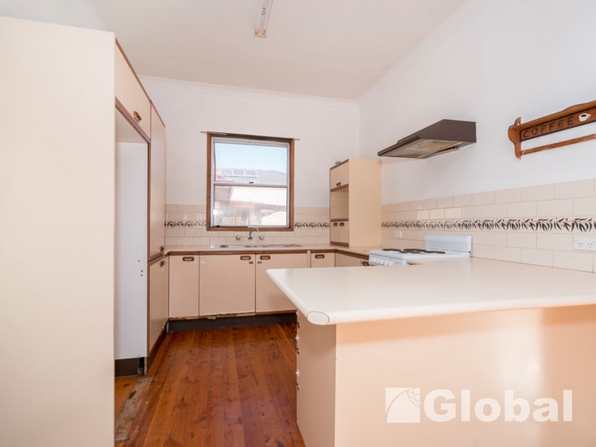 43 Vista Parade, Belmont, Belmont - Thumbnail 4