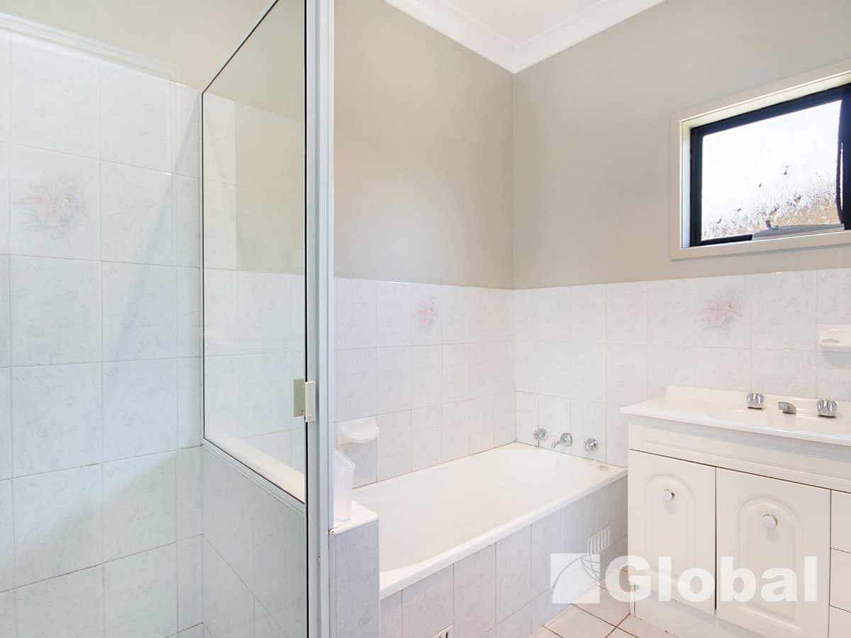 15 Master Street, Belmont North, Belmont North - Thumbnail 2