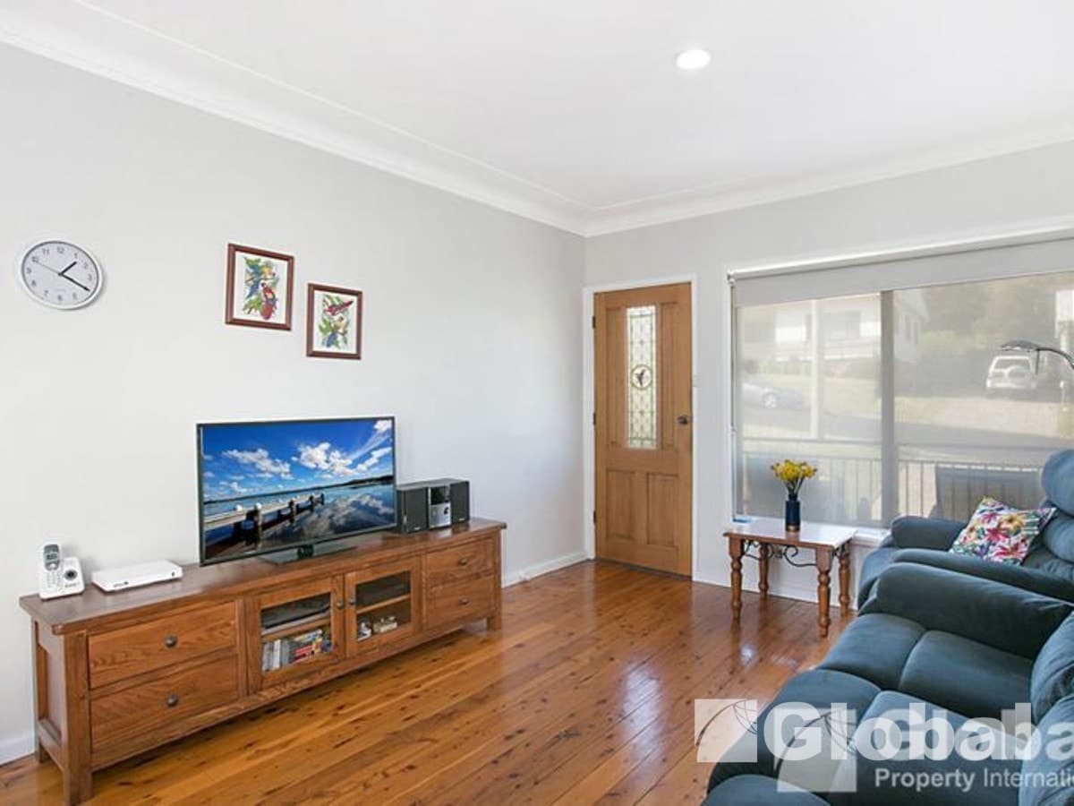 11 Davis Street, SPEERS POINT, Speers Point - Thumbnail 2