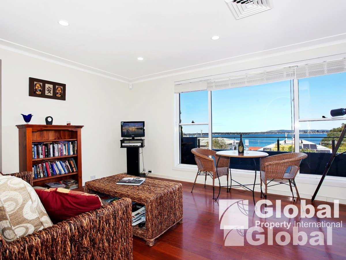 61 Ross Street, Belmont, Belmont - Thumbnail 3