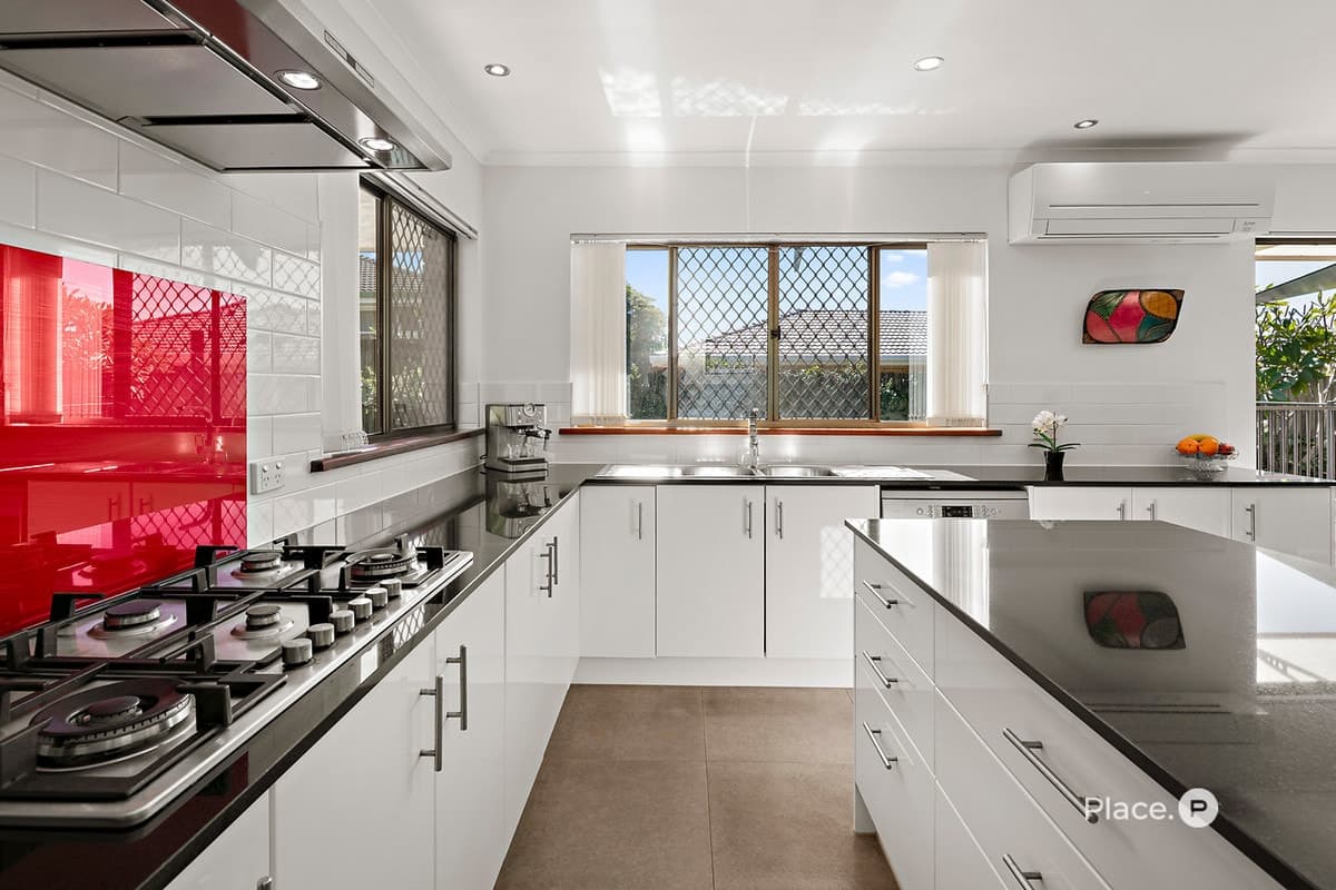 17 Mintwood Place, Sunnybank Hills - Thumbnail 4
