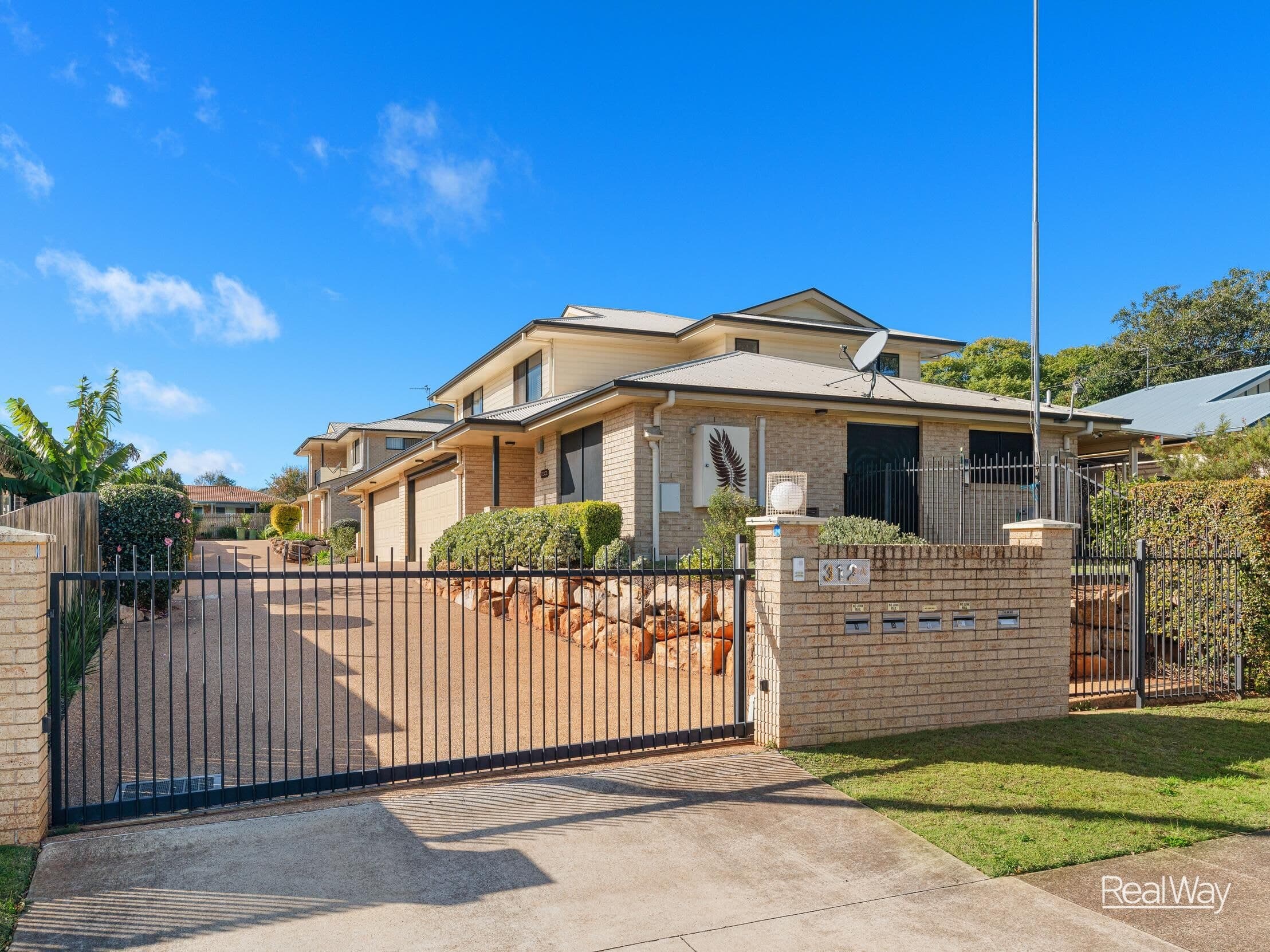 3 / 312A Hume Street, Centenary Heights QLD 4350, Centenary Heights - Image 1
