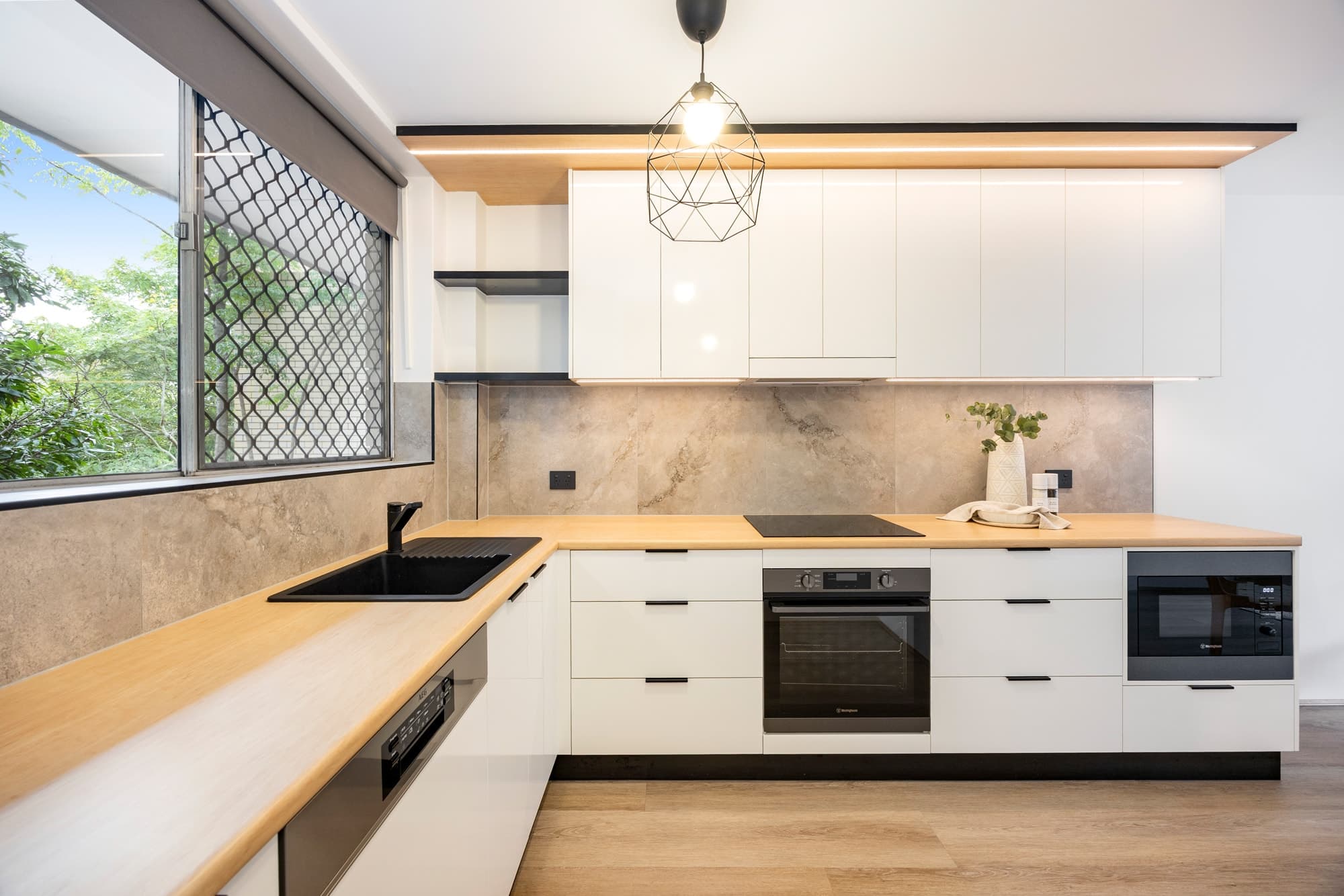 2/51 Gustavson Street Annerley QLD 4103, Annerley - Thumbnail 2