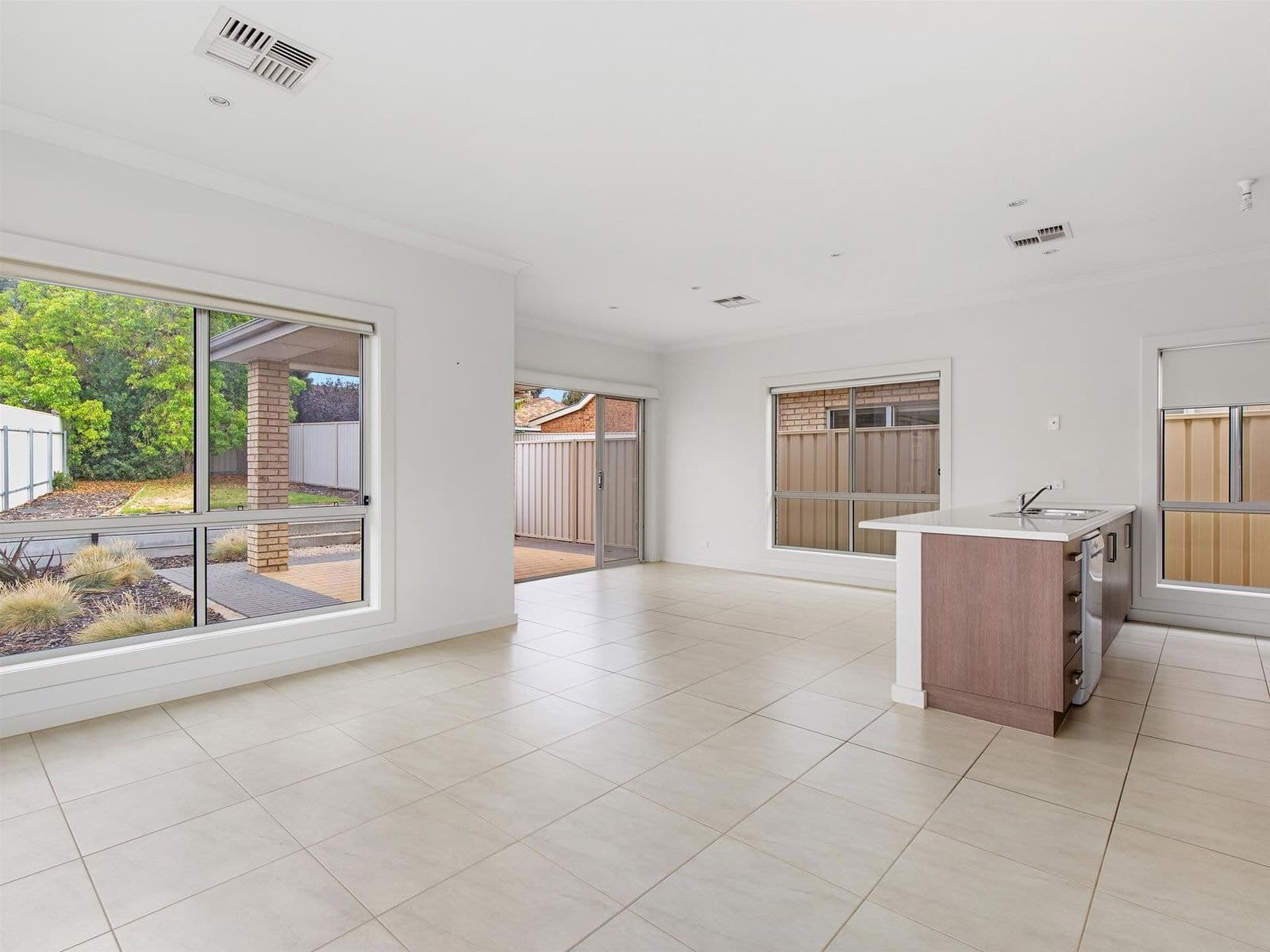 8A Shinnick Street, Dover Gardens SA 5048, Dover Gardens - Thumbnail 2