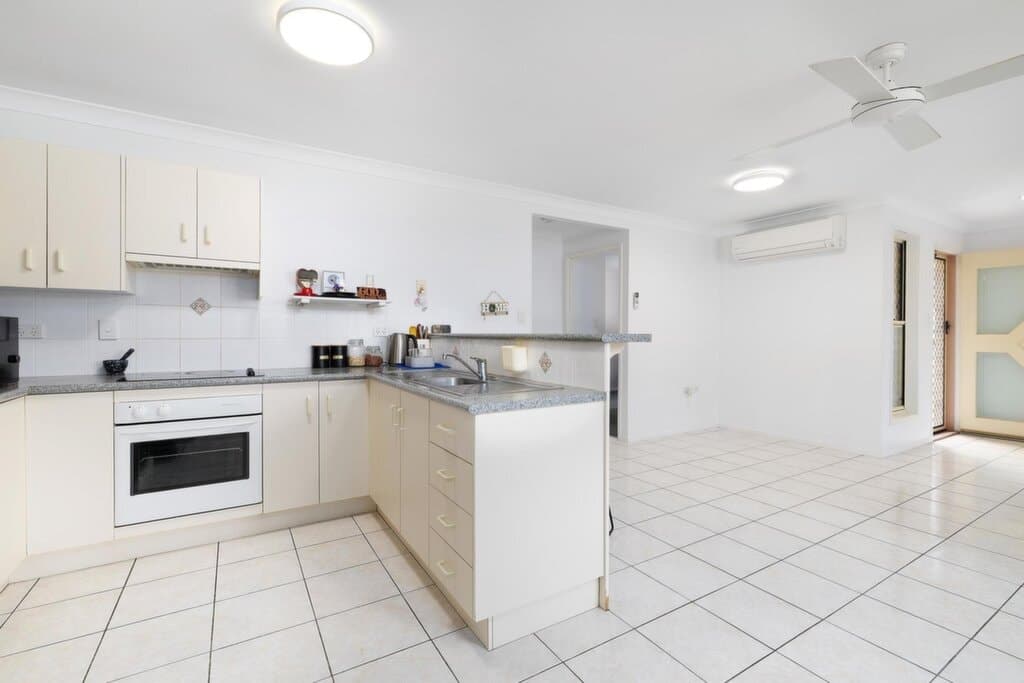 2/33 Oswald Street, Allenstown - Thumbnail 3