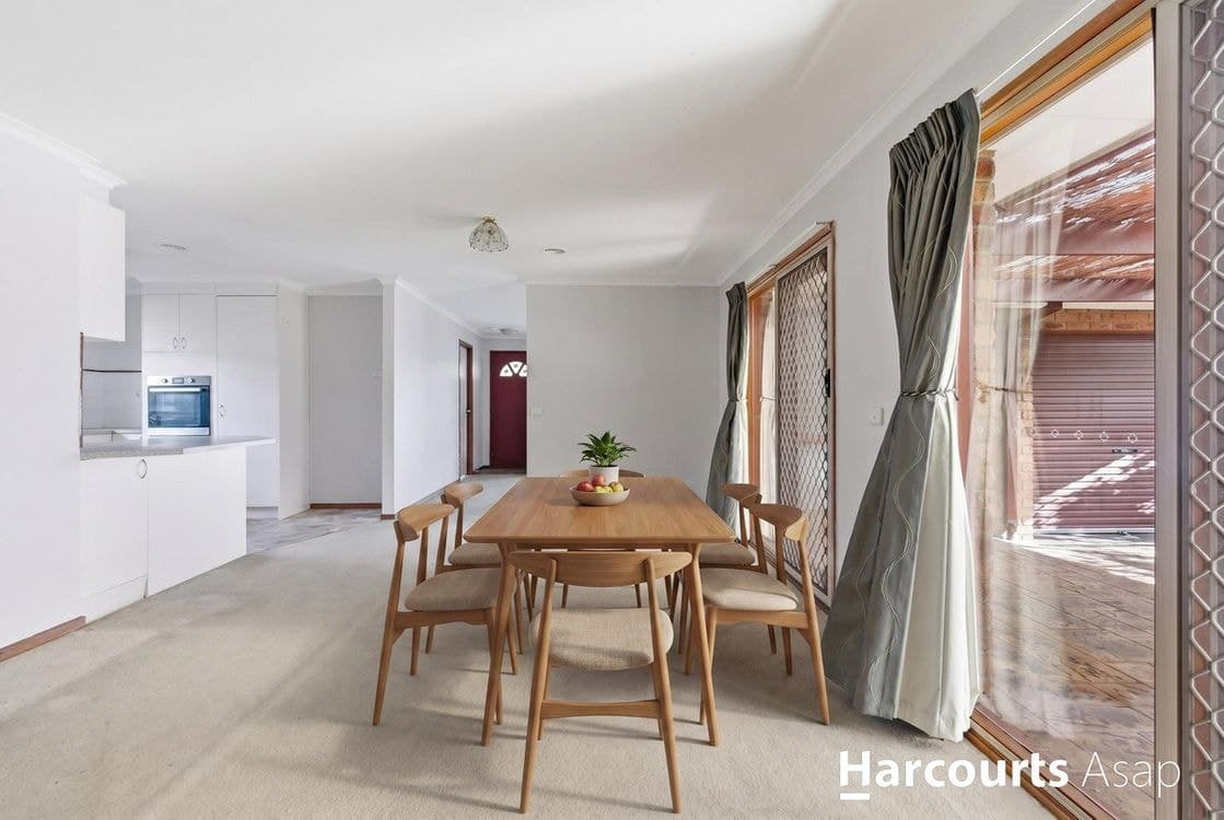 42 McGuigan Drive, Cranbourne, VIC 3977, Cranbourne - Thumbnail 4