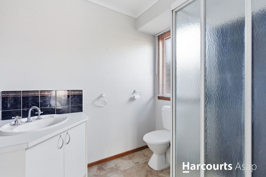 42 McGuigan Drive, Cranbourne, VIC 3977, Cranbourne - Thumbnail 6