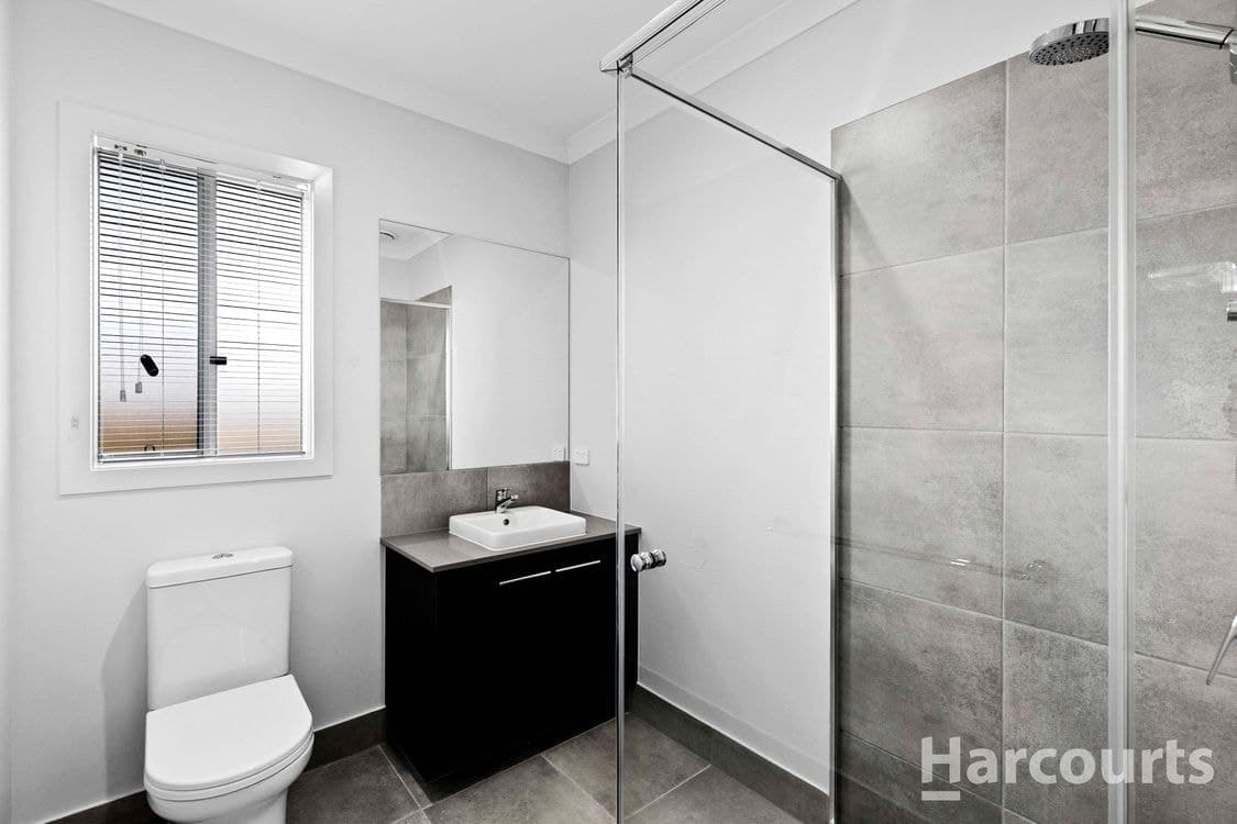 22 Cherry Venture Drive, ELI WATERS, QLD, 4655, Eli Waters - Thumbnail 6