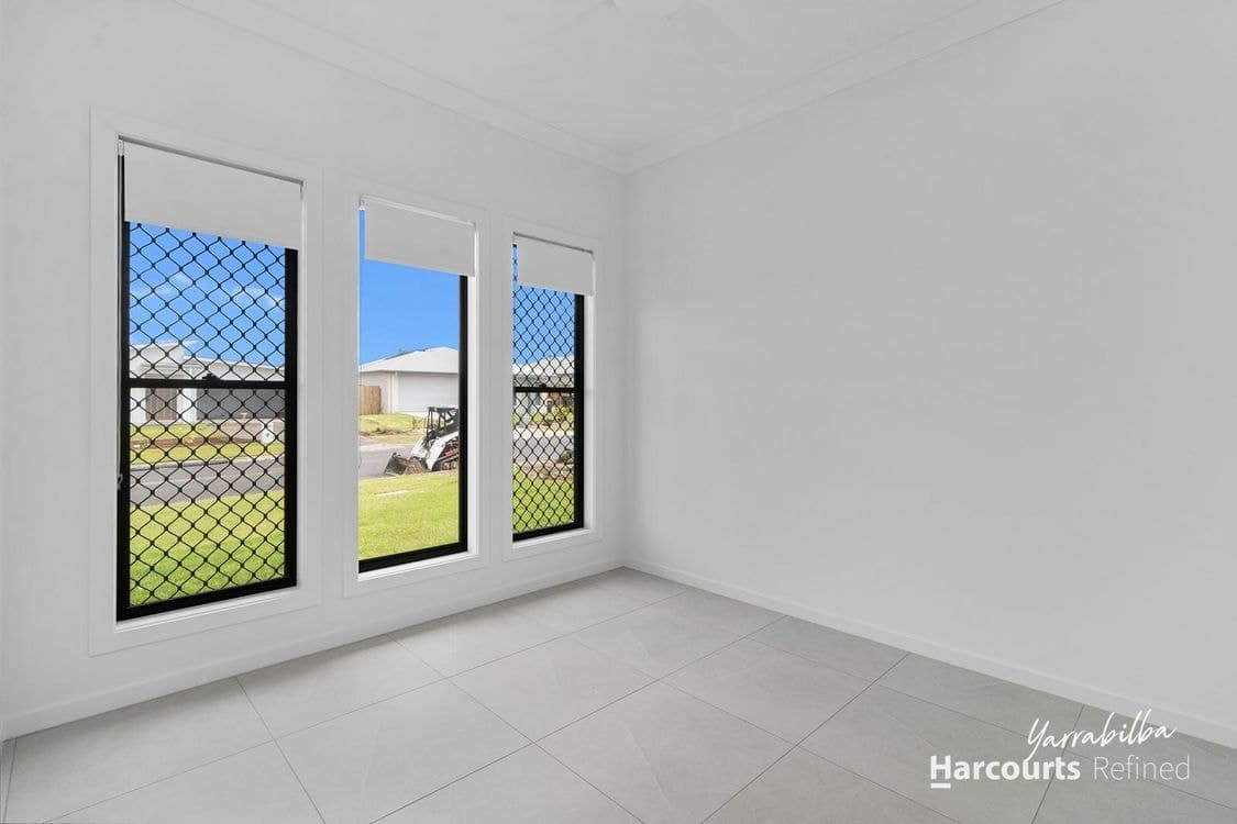 110 Edinburgh Crescent, GLENEAGLE, QLD, 4285, Gleneagle - Thumbnail 3