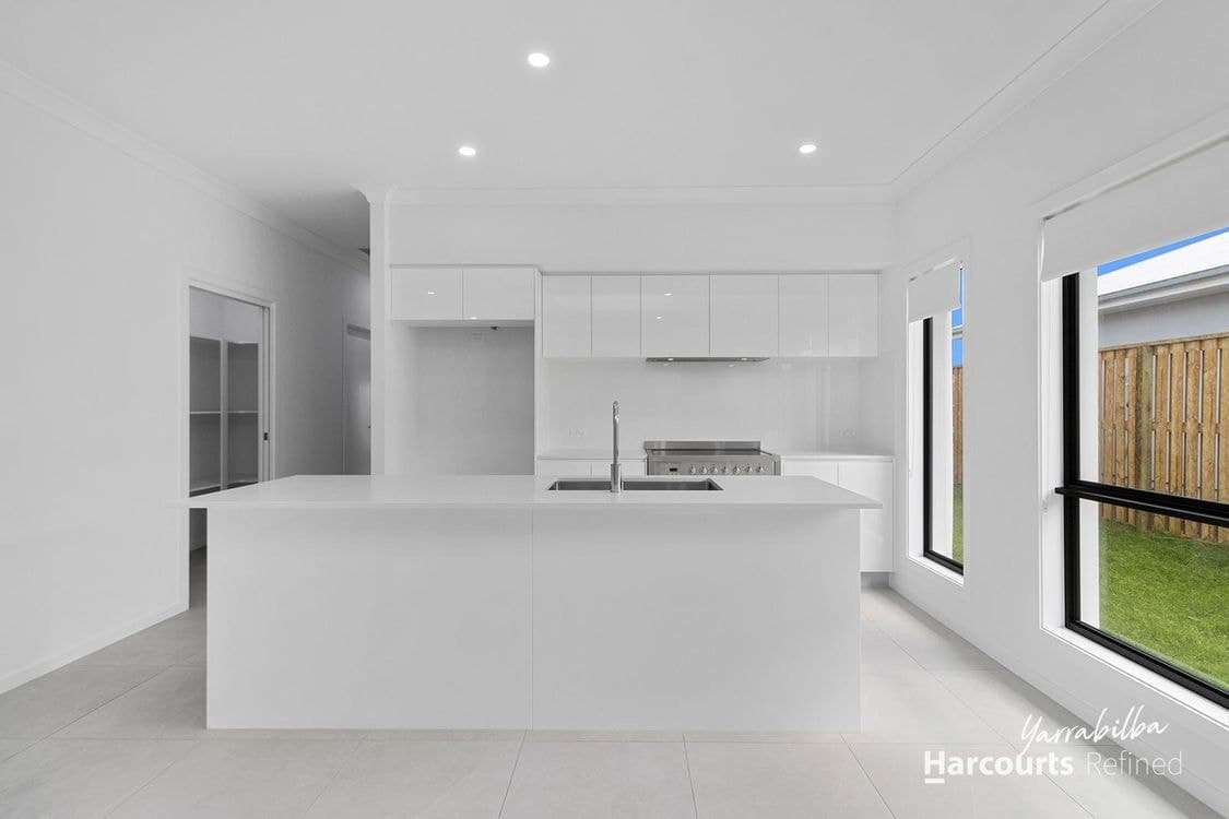 110 Edinburgh Crescent, GLENEAGLE, QLD, 4285, Gleneagle - Thumbnail 4