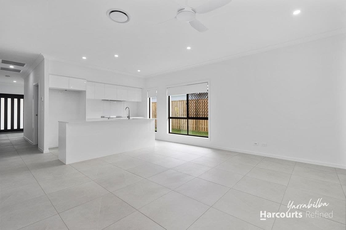110 Edinburgh Crescent, GLENEAGLE, QLD, 4285, Gleneagle - Thumbnail 5