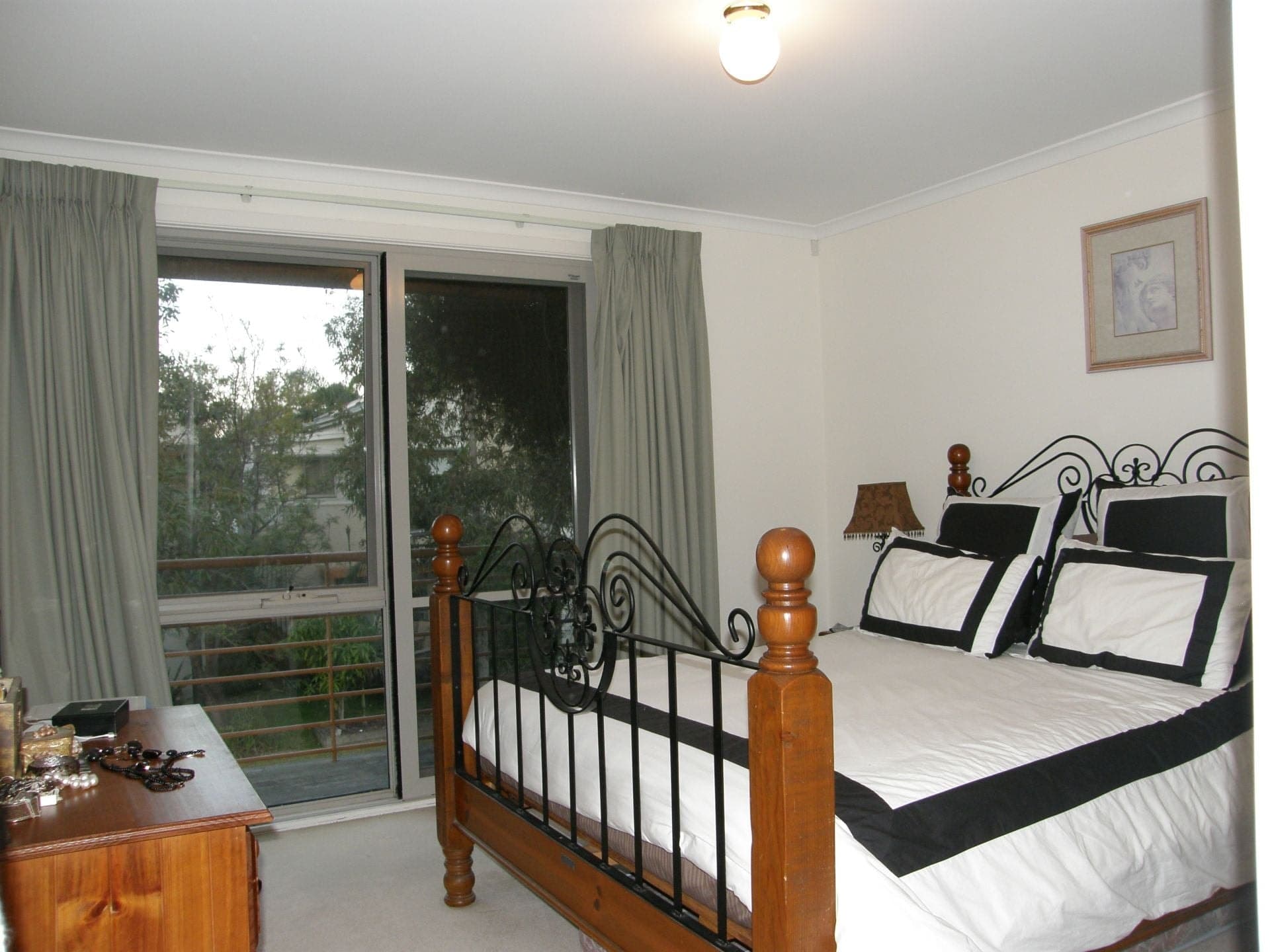 4 Curlew Avenue, Newington, Newington - Image 1