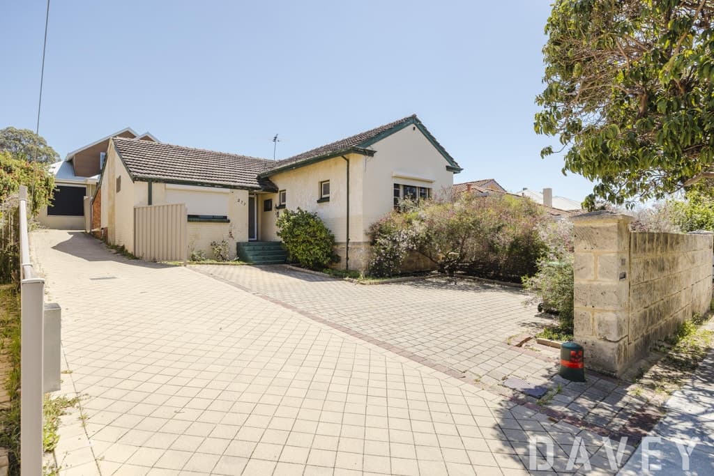 277 Huntriss Road, Doubleview - Image 1