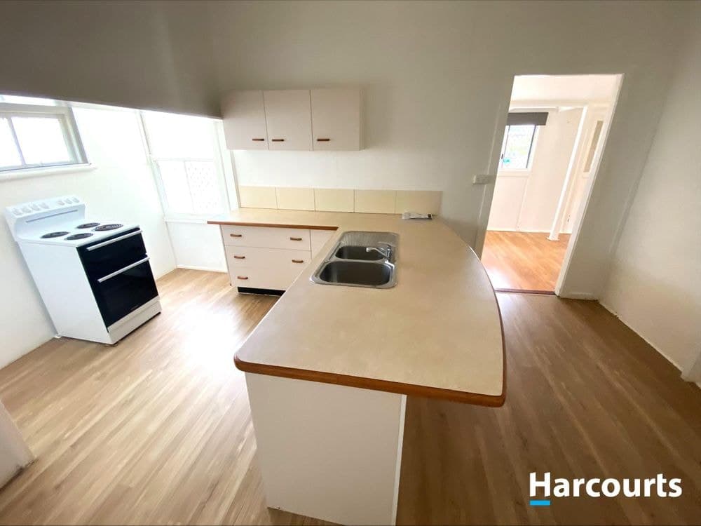 Unit 2/37 Macrossan Street, CHILDERS, QLD, 4660, Childers - Thumbnail 3