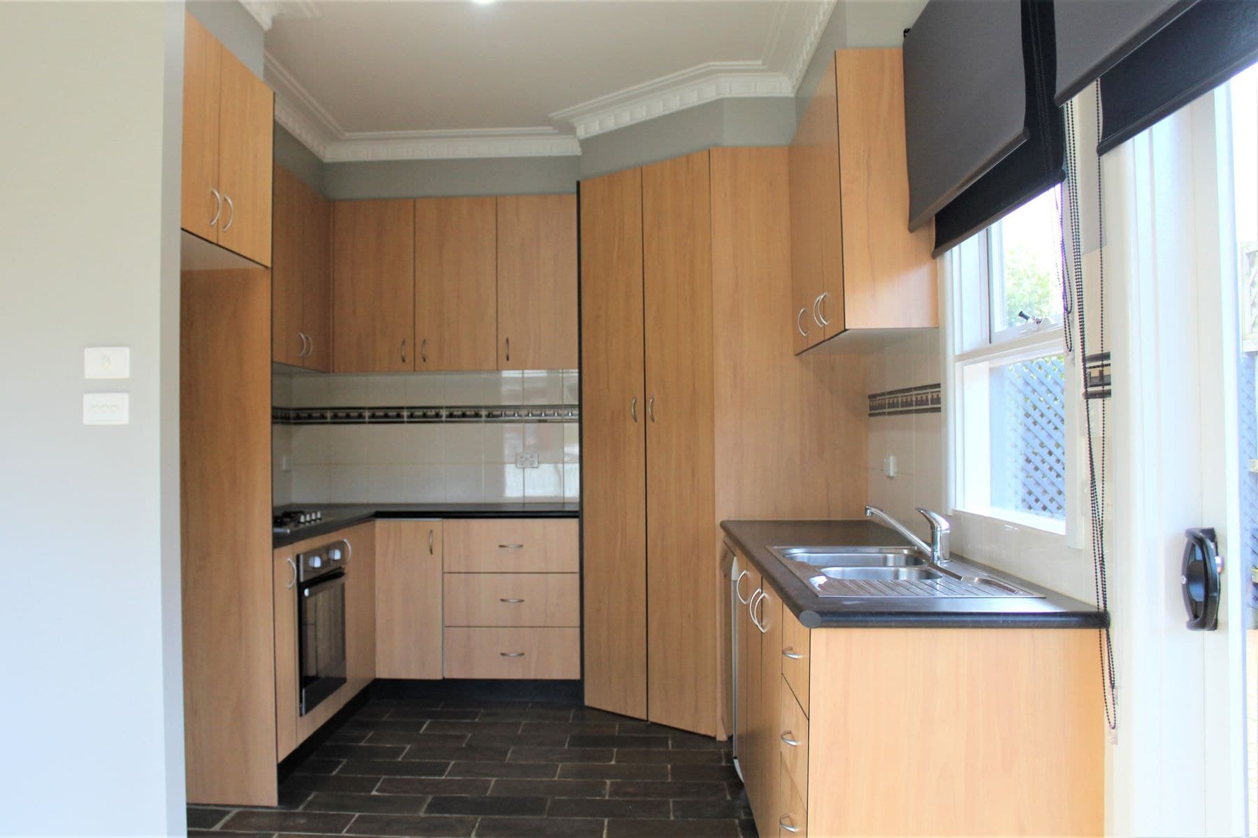 5 Edgerton Street, Warragul VIC 3820, Warragul - Thumbnail 4