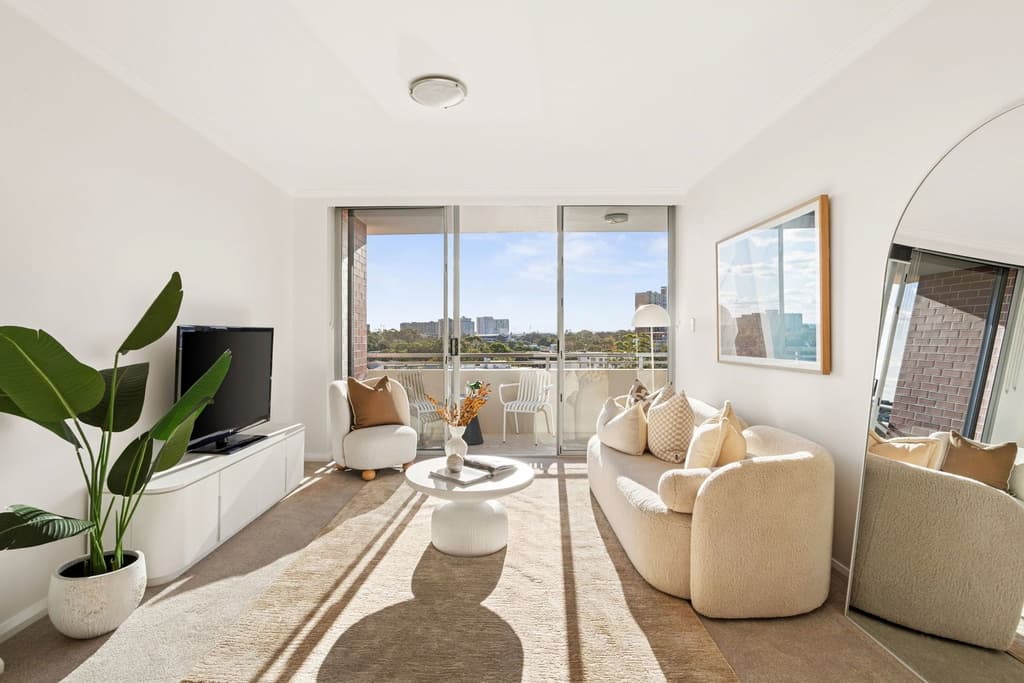 237/806 Bourke Street, Waterloo - Image 1