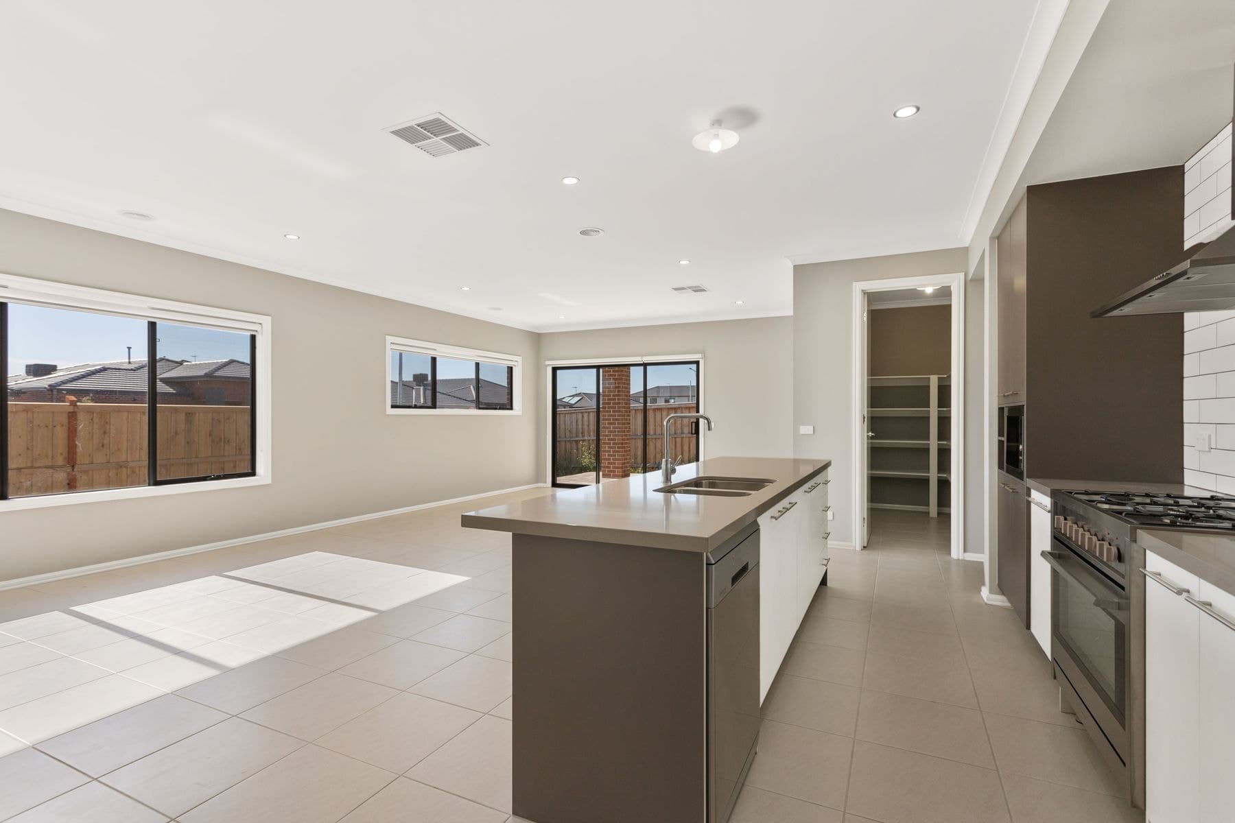 36 Grima Crescent, Wyndham Vale VIC 3024, Wyndham Vale - Thumbnail 4