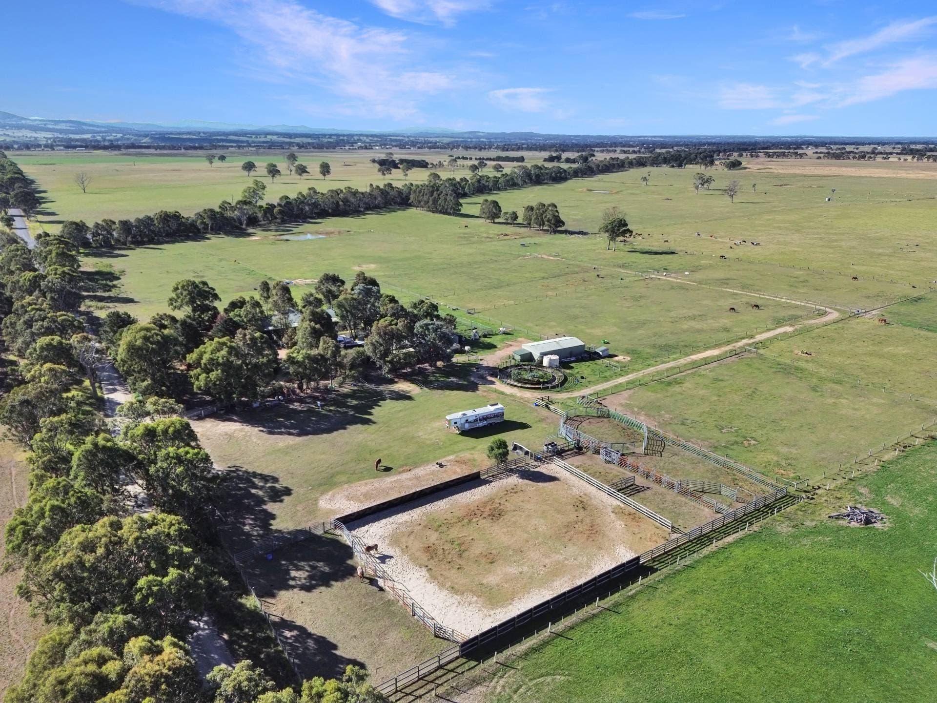 QUALITY RURAL LIVING WITH OUTSTANDING EQUINE FACILITIES, Hillside
    25 Andersons Lane VIC, Hillside 25 Andersons Lane - Thumbnail 3
