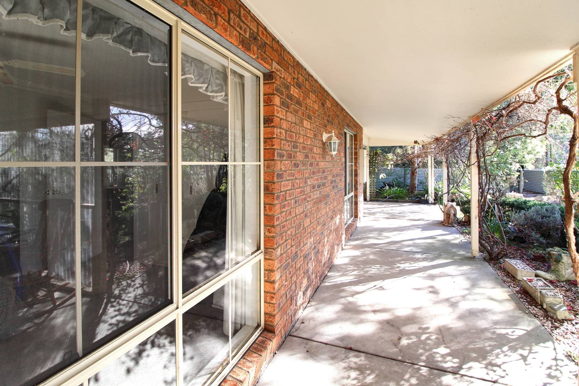 QUALITY RURAL LIVING WITH OUTSTANDING EQUINE FACILITIES, Hillside
    25 Andersons Lane VIC, Hillside 25 Andersons Lane - Thumbnail 8