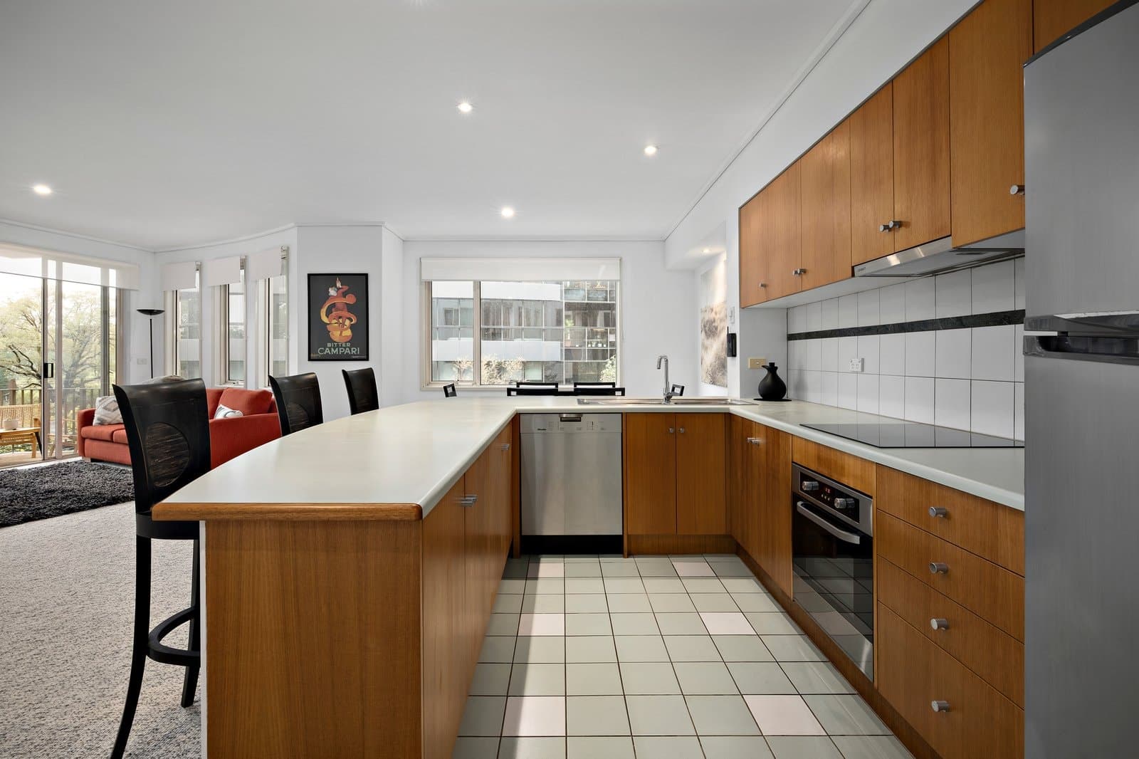 105/23 Queens Road, Melbourne - Thumbnail 2