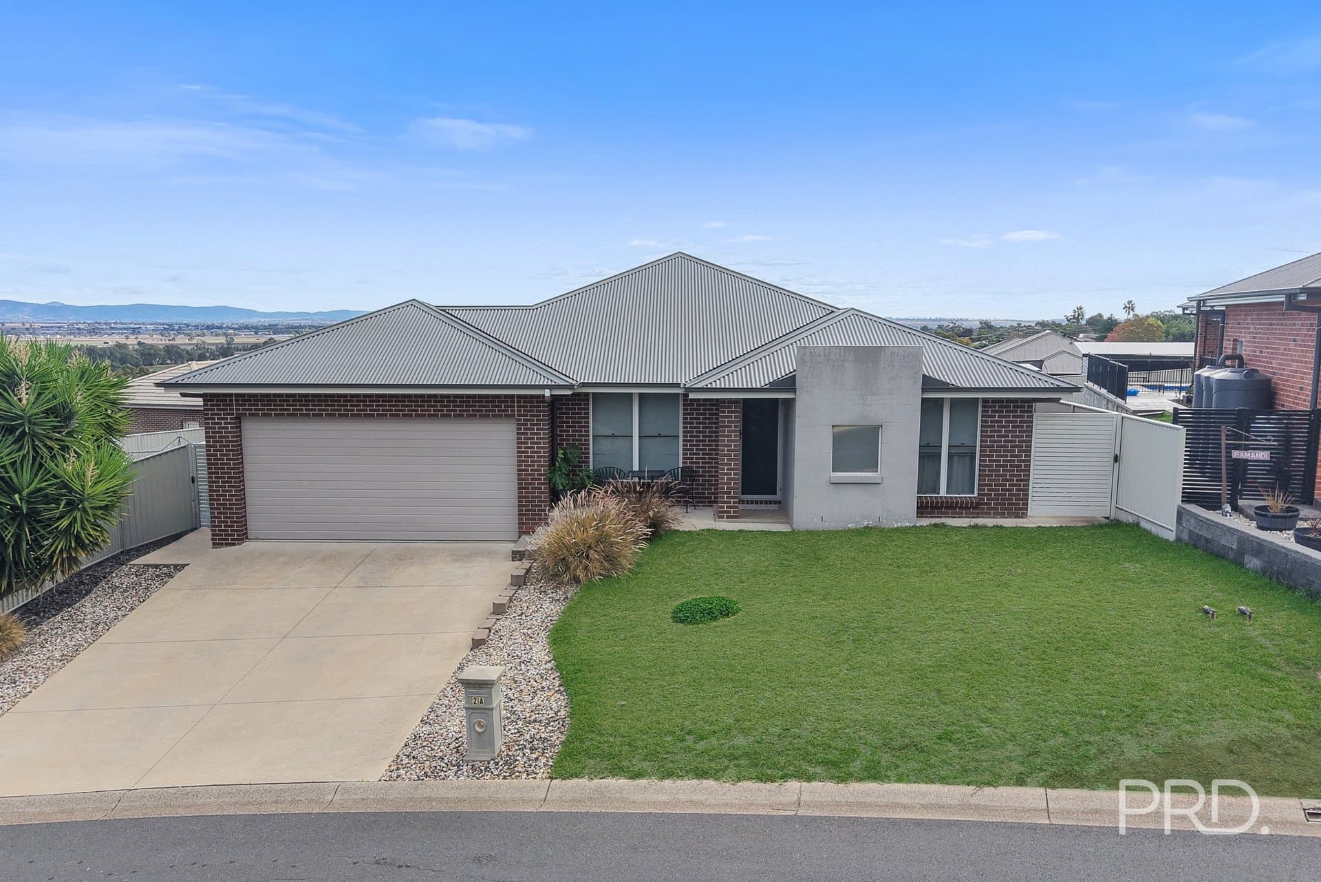2 & 2A Kaputar Close, TAMWORTH NSW 2340, Tamworth - Thumbnail 2