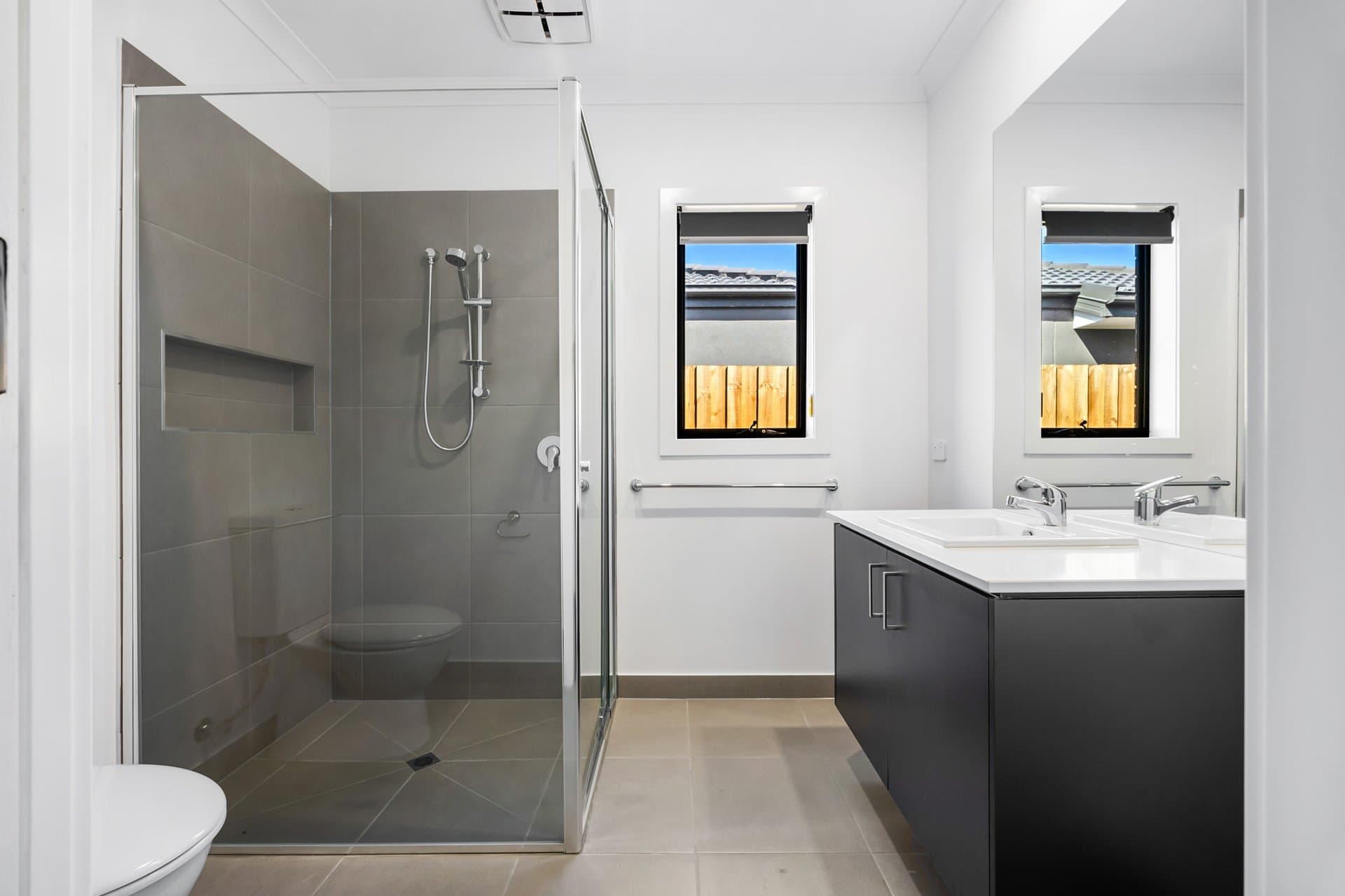 26 Dahlia Street,
                        
                    
                    
                        
                            Bonshaw, Bonshaw - Thumbnail 4
