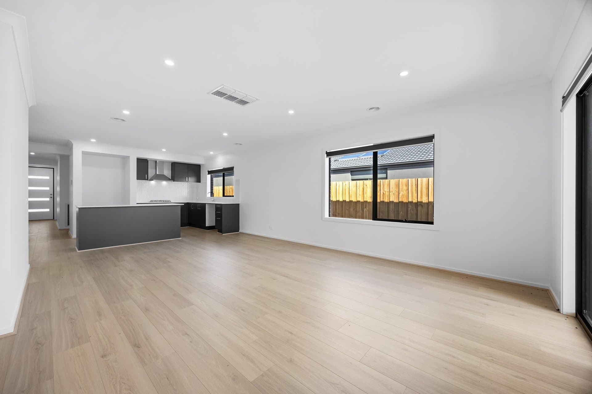 26 Dahlia Street,
                        
                    
                    
                        
                            Bonshaw, Bonshaw - Thumbnail 6